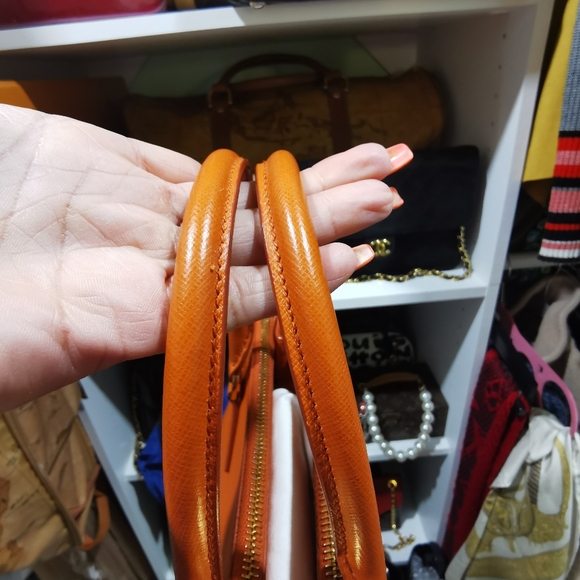 (Sold off PM)100% Authentic Prada Galleria Saffiano leather - Picture 2 of 16